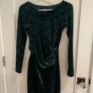 Lulu’s Bodycon Long-Sleeve Green Velvet Dress